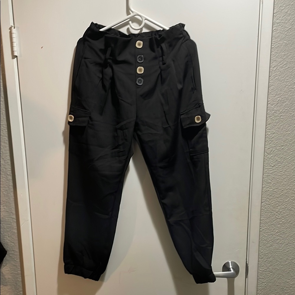 3/$25 Alisa Michelle Black Cropped Pants